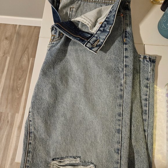 Modern American Jeans - Picture 2 of 3